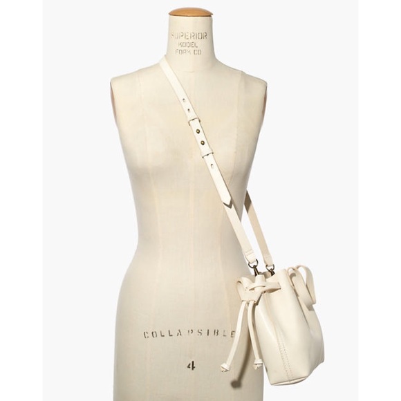 Madewell | Small Leather Drawstring Transport Crossbody - Picture 2 of 10